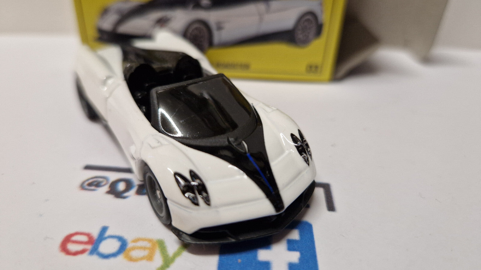 Matchbox  2021 collectors Pagani huayra roadster    (CP16)