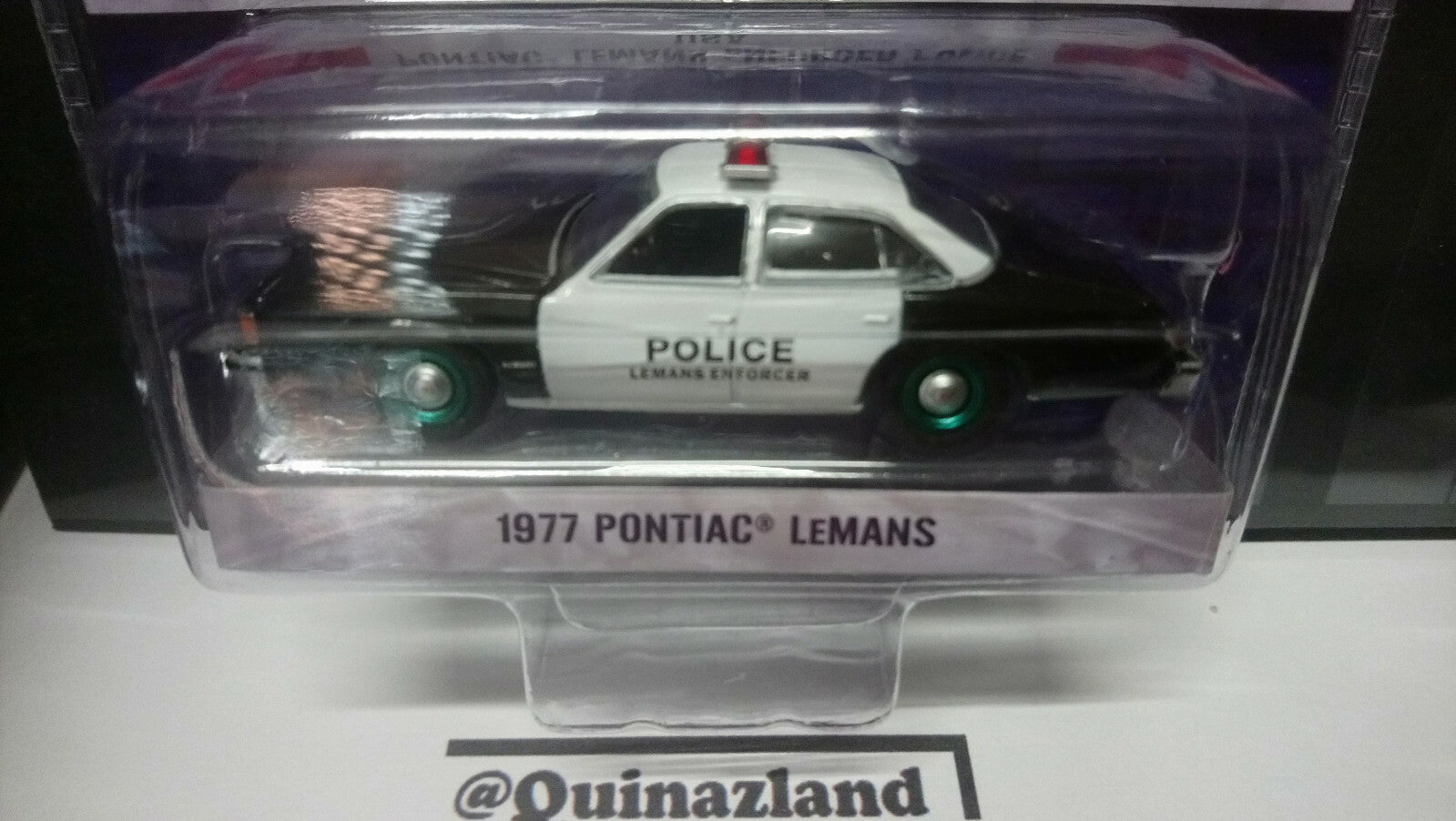 Greenlight  Hot Pursuit 1977 Pontiac LeMans série 31 Chase (NG43)