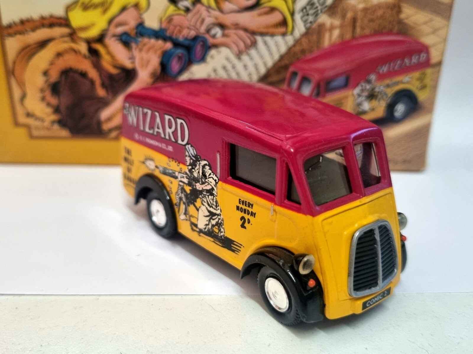 Corgi 1/43 Comic classics Morris J van limitée à 7500 exemplaires   (ET)