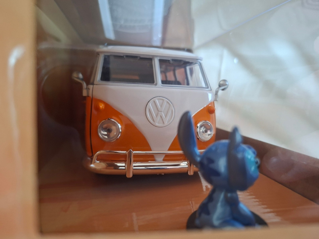 Jada 1/24  Stitch & 1961 Volkswagen Combi Bus (ET)