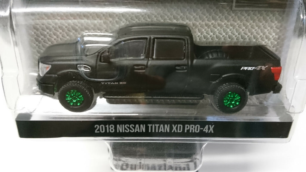 Greenlight Black Bandit 2018 Nissan Titan XD PRO-4X Green Wheels Chase (NG77)