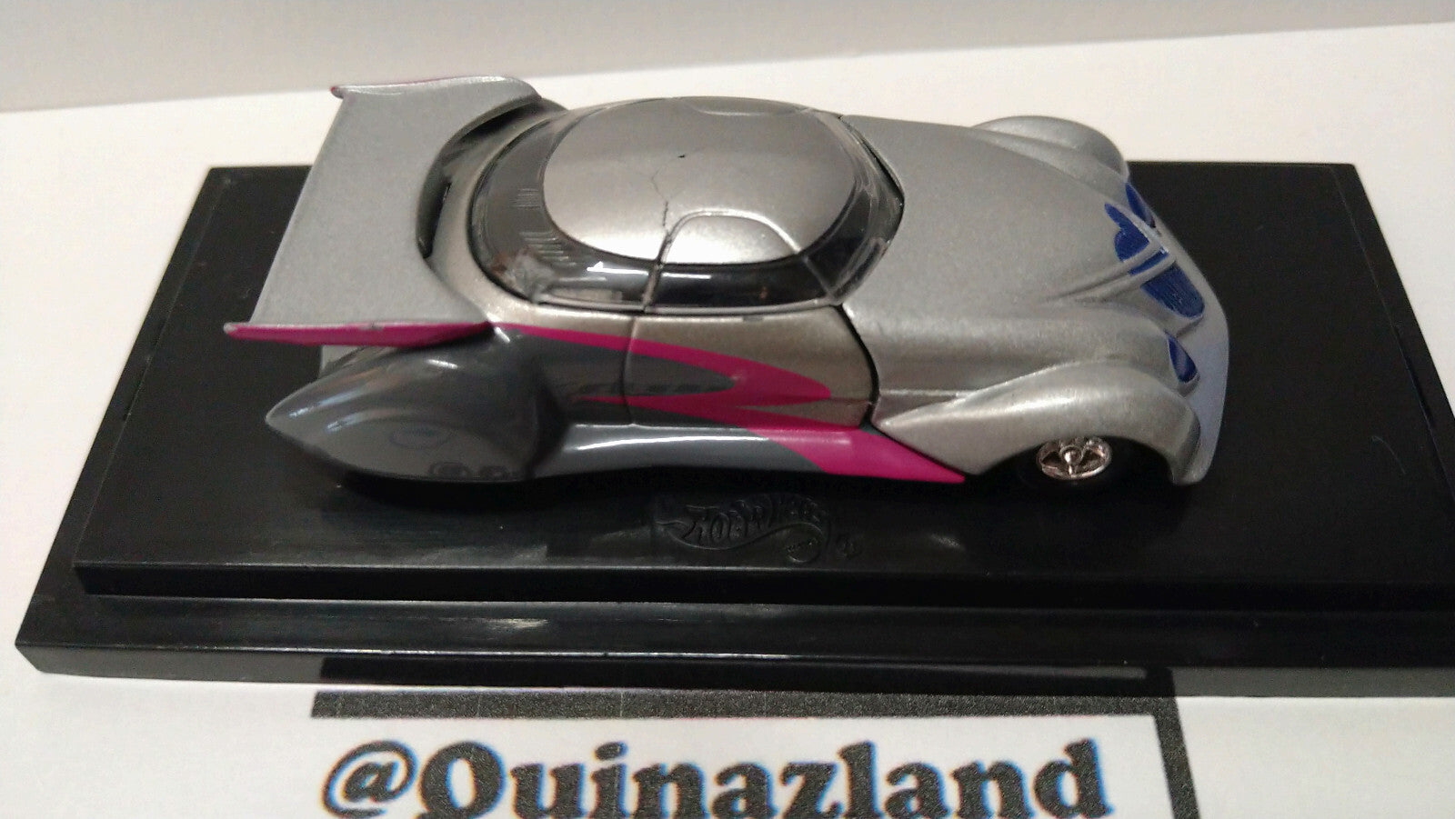 Hot wheels 2001 HW 100% Rareflow   (NP24)