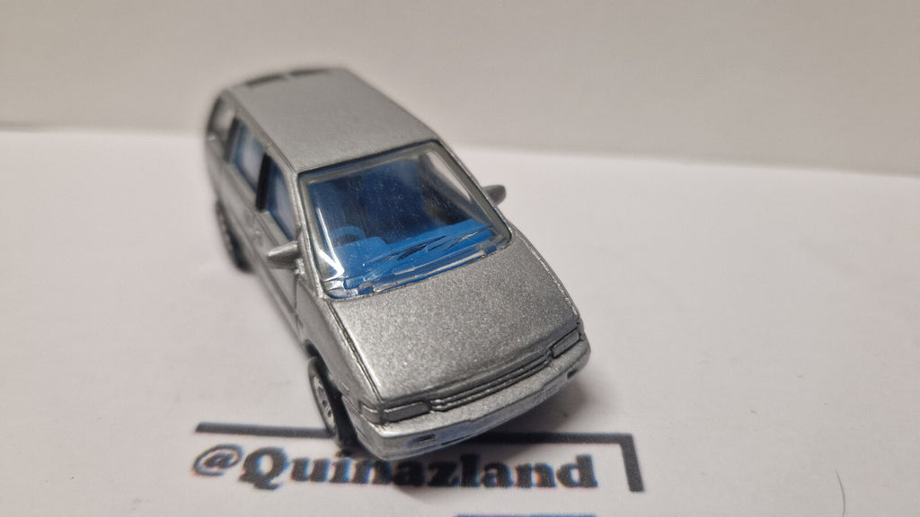 Matchbox 1992/93 mainline  Nissan prairie  (A30)