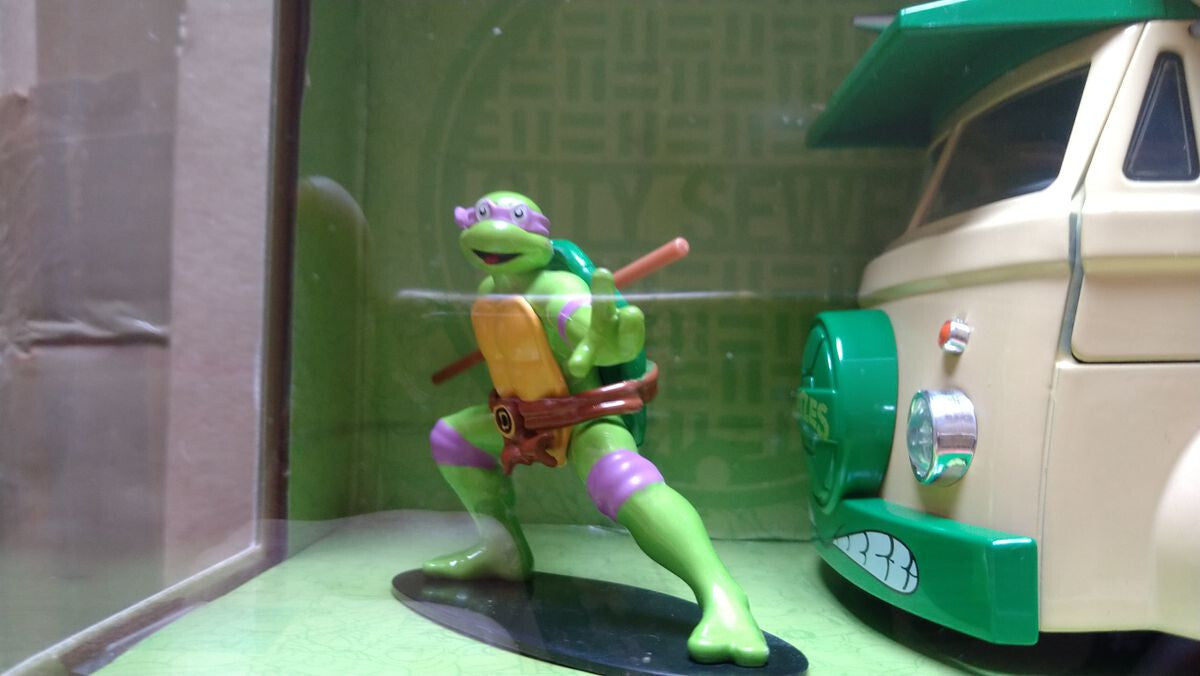 Jada 1/24 LES TORTUES NINJAS - Donatello & Party Wagon (ET)