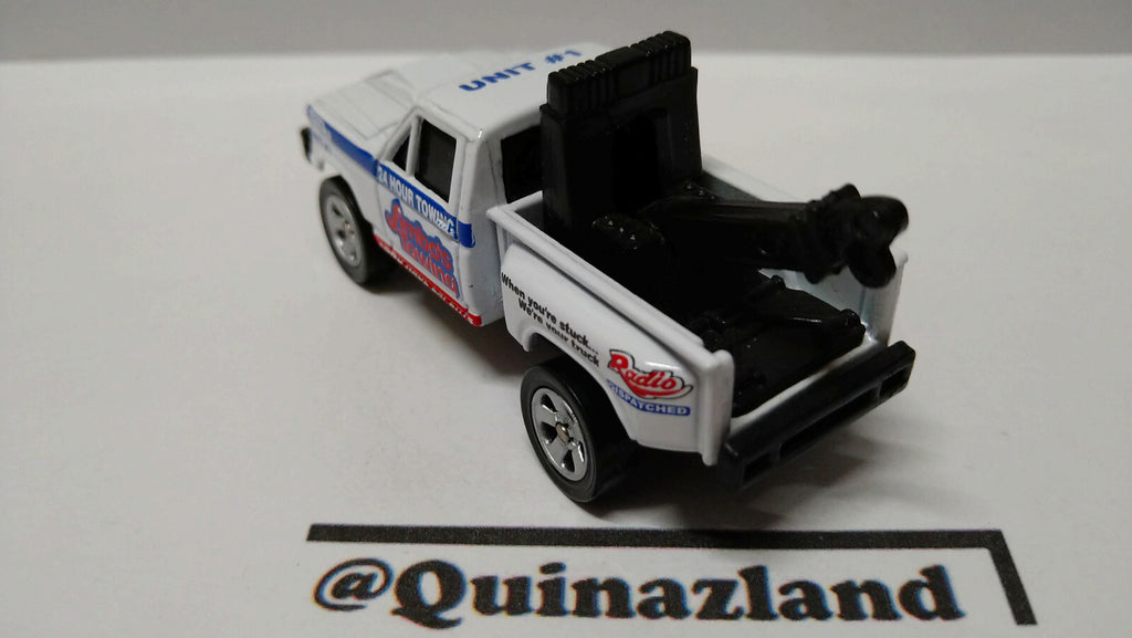 Maisto 89 Ford f-150 baja wrecker  (A21)