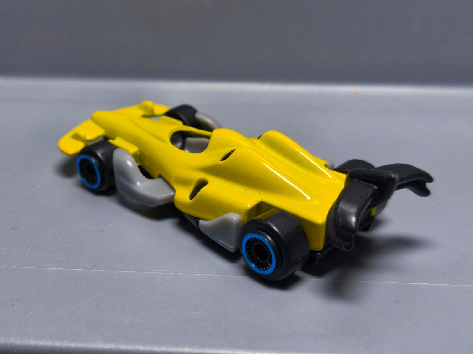 Hot Wheels Open wheel racer 2012 promo mcdo    (A02)