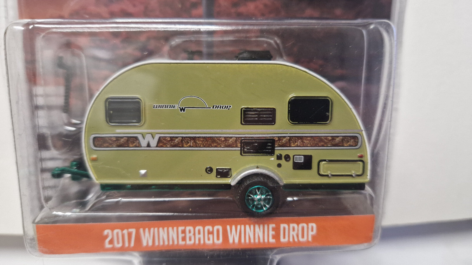 Greenlight Hitched Homes 2017 Winnebago Winnie Drop Chase   (NG66)