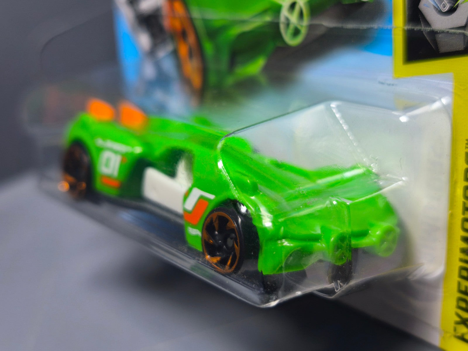 Hot Wheels Slide Kick  2019-144 (NP18)