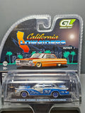 Greenlight Chase Rw 2025 California lowriders 1992 Ford crown victoria (NG83)