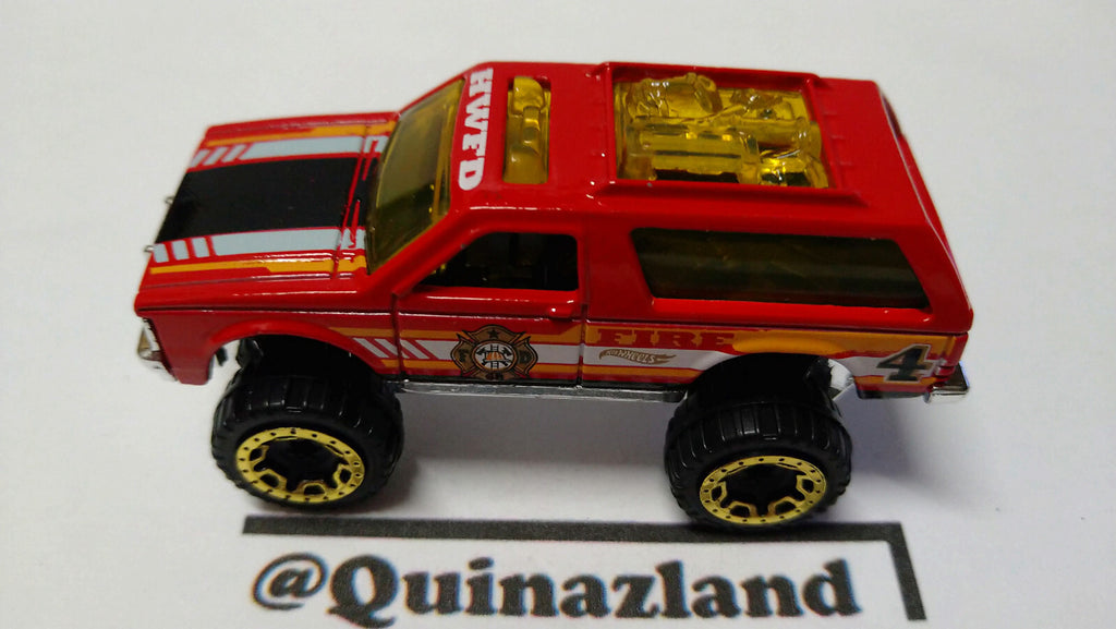 Hot Wheels Chevy Blazer 4X4 2016-213      (A20)