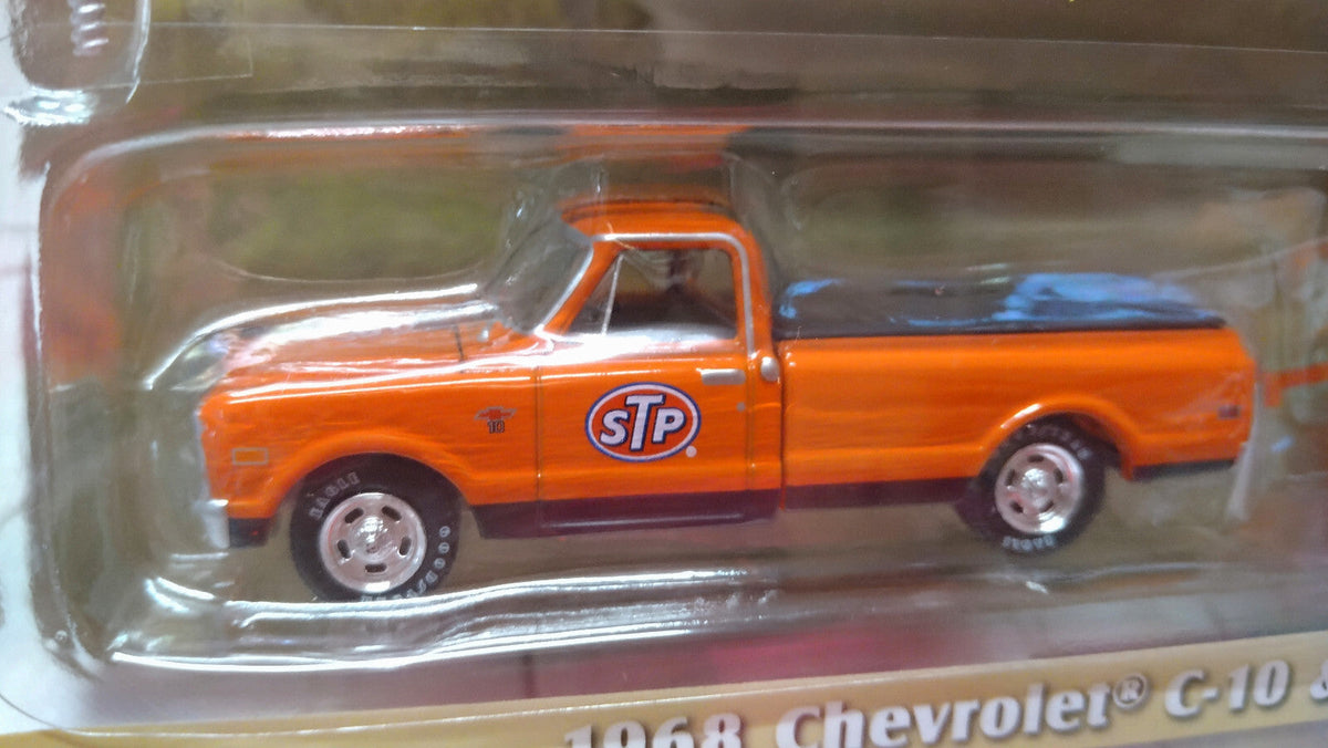 Greenlight Hitch & Tow 1968 Chevrolet C-10 STP with Bed Cover and STP  (CT03)