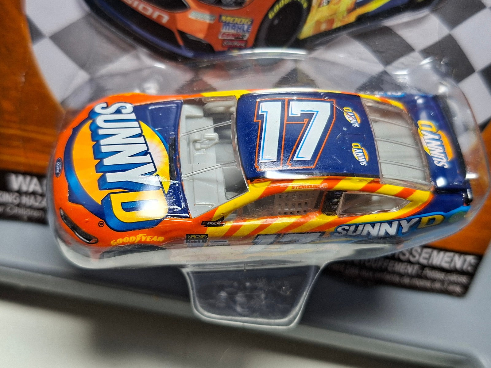Lionel Racing 2017 wave 6 Ford fusion Ricky Stenhouse junior Sunny D    (NG19)