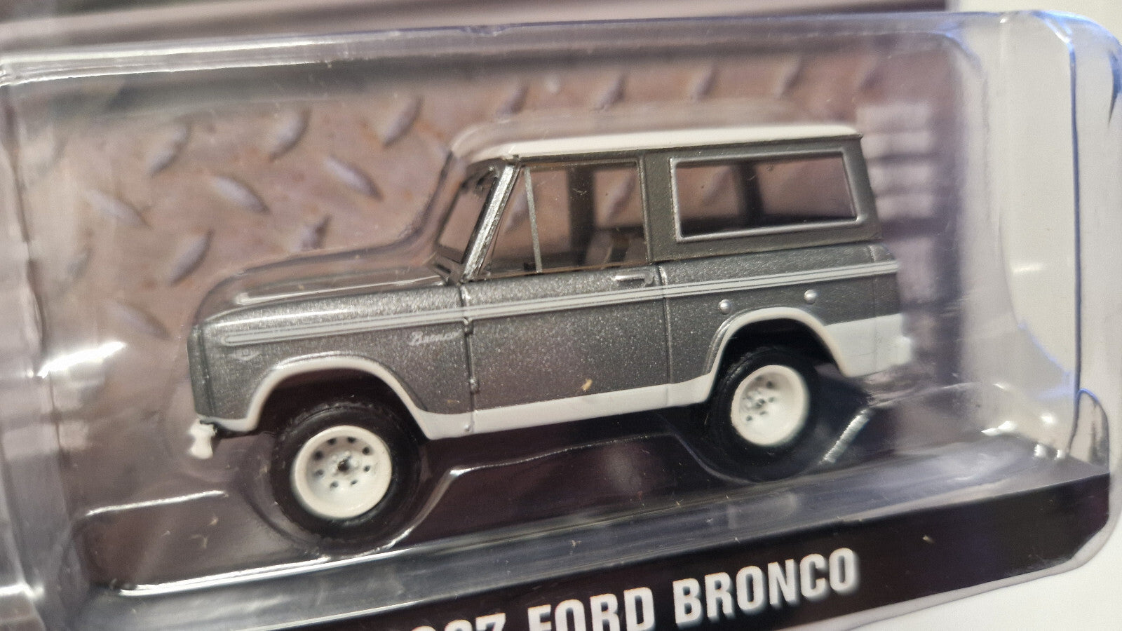 Greenlight Hollywood Series 42 1967 Ford Bronco Counting Cars Season 4  (NG50)