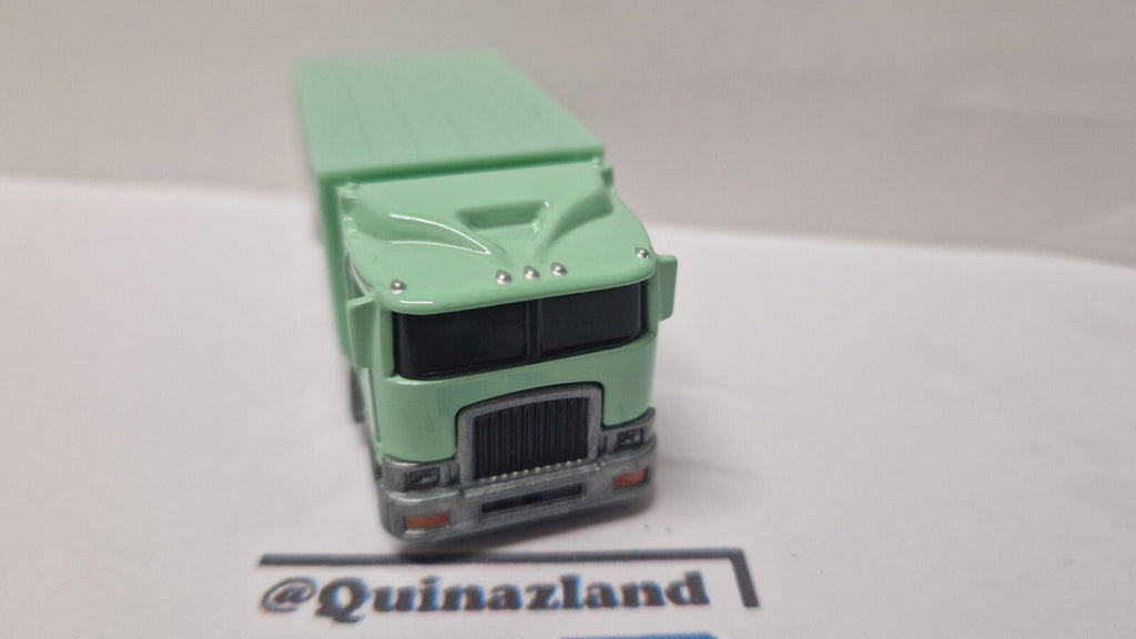 Hot Wheels 2024 pop culture the Beatles  Hiway hauler    (A29)