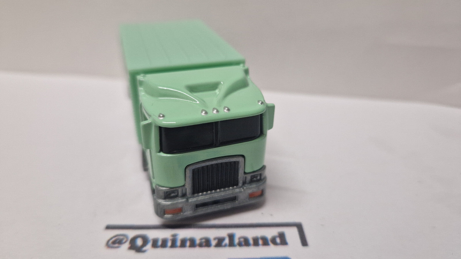 Hot Wheels 2024 pop culture the Beatles  Hiway hauler    (A29)