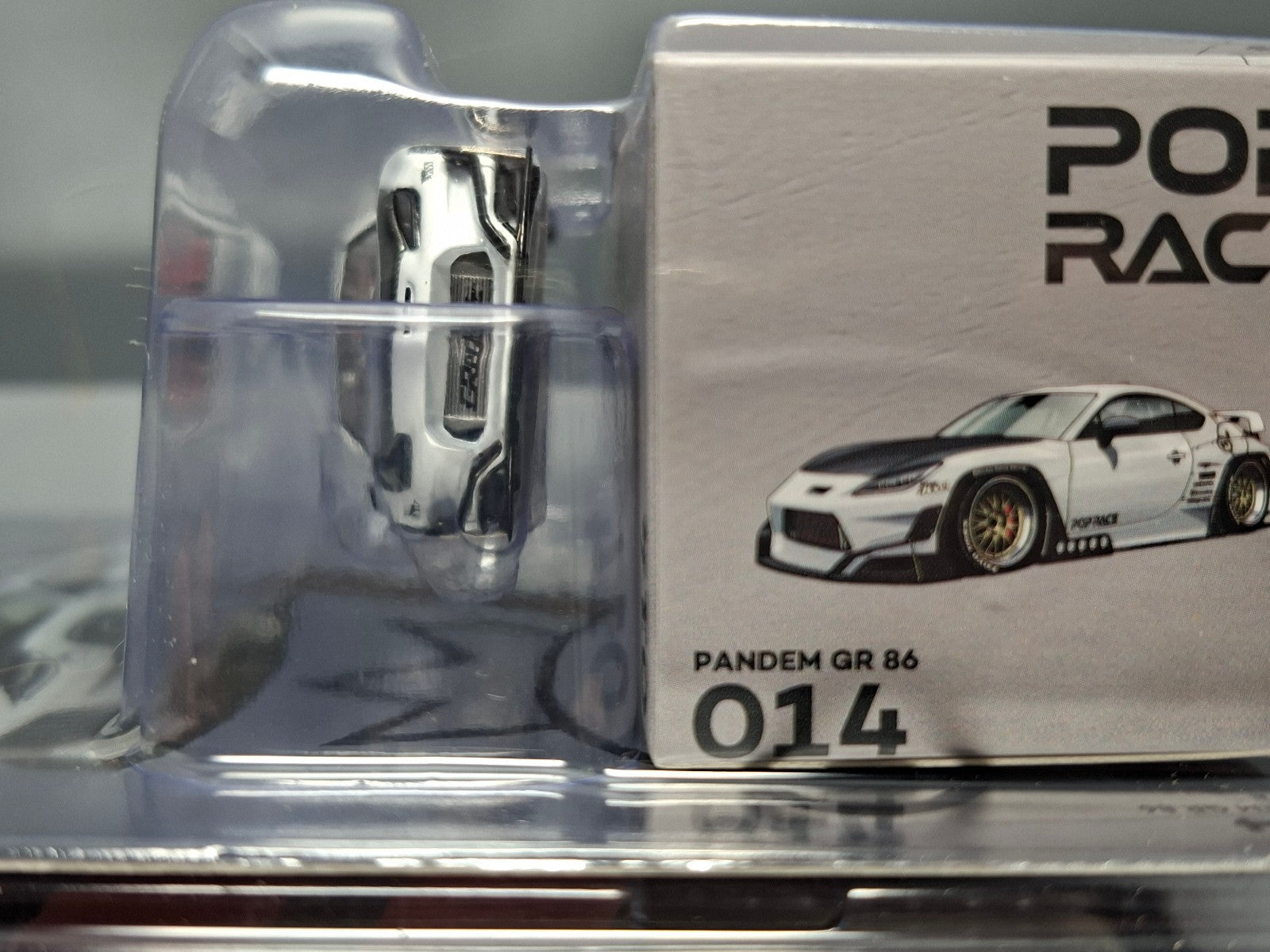 Pop Race 1/64 Toyota Pandem GR86, crystal white pearl (NG04)