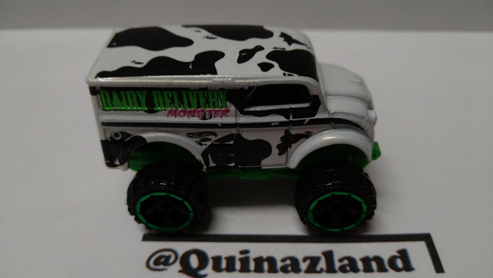 Hot Wheels Monster Dairy Delivery 2012-028 (A22)