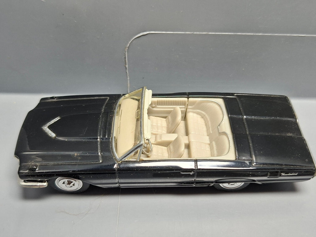K-Line Kruisers 1966 ford thunderbird plastique de la boite ce décolle (NG09)