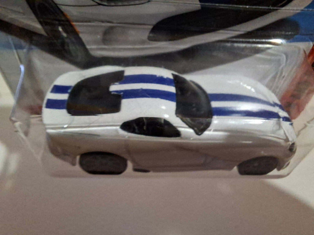Hot Wheels 2013 dodge srt Viper  2025-214 (NP03)