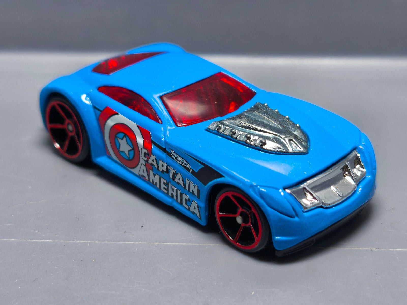 Hot Wheels Sir ominous 2016 capitaine america   (A13)