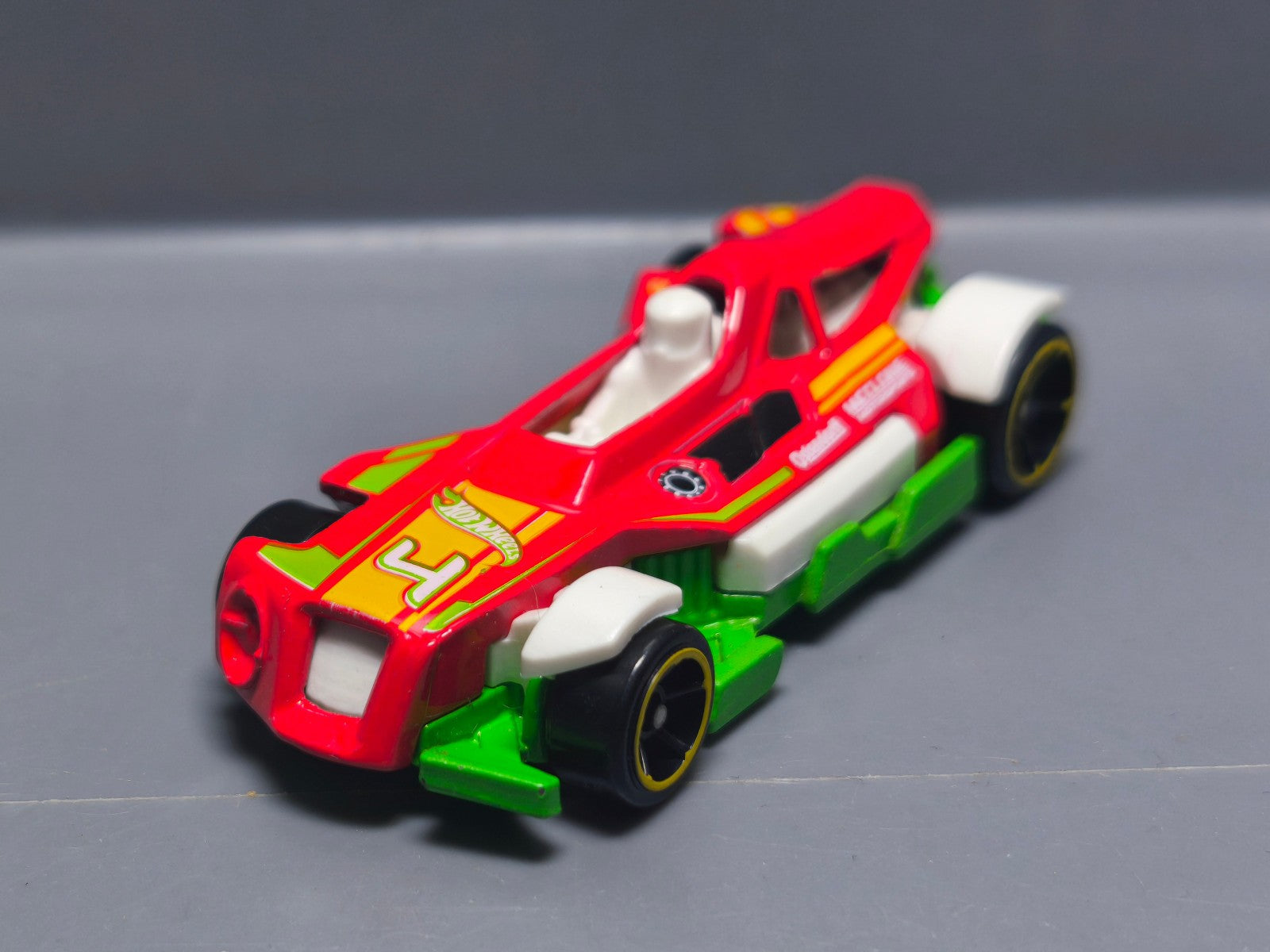 Hot Wheels Med-evil 2014 multipack   (A09)