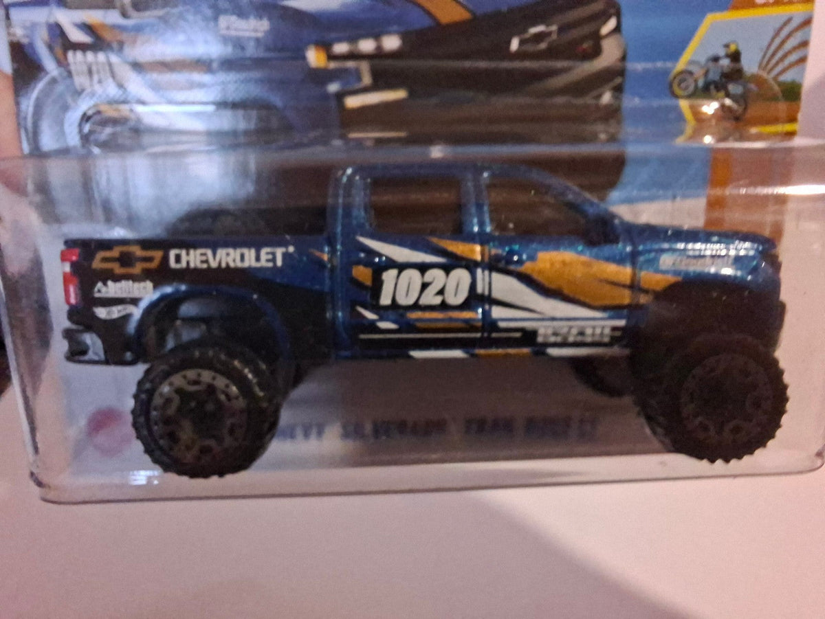Hot Wheels '19 Chevy silverado trail boss LT  2025-152 (NP05)