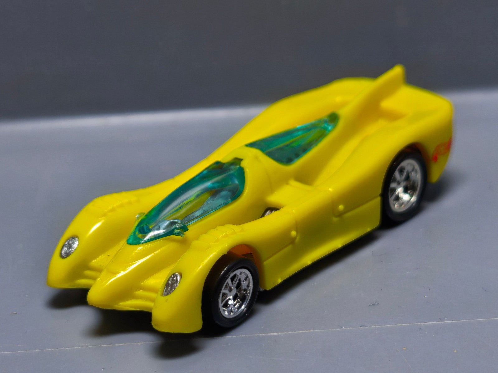 Hot Wheels Power pistons 1996 computer cars   (A39)