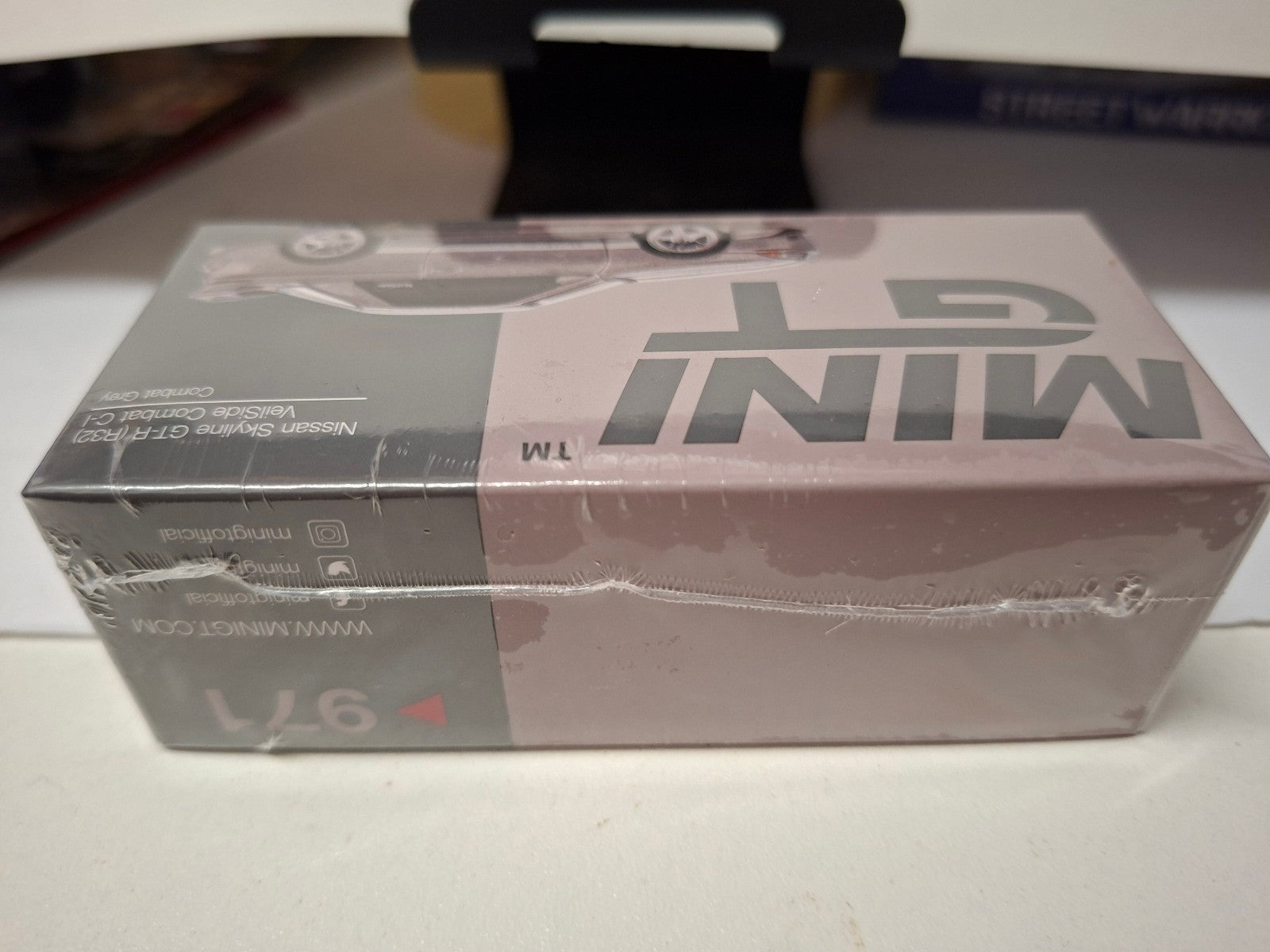 Mini GT 2011 Nissan GT-R (R32) Veilside Combat C-I Combat grey  N° 971 (NP15)