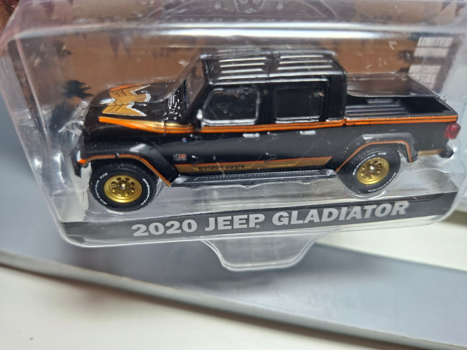 Greenlight Bandit Tribute  Jeep Gladiator   (NG69)