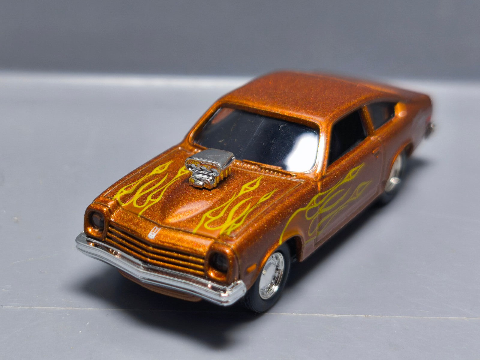 Motor max American graffiti  1976 chevy vega  (A28)