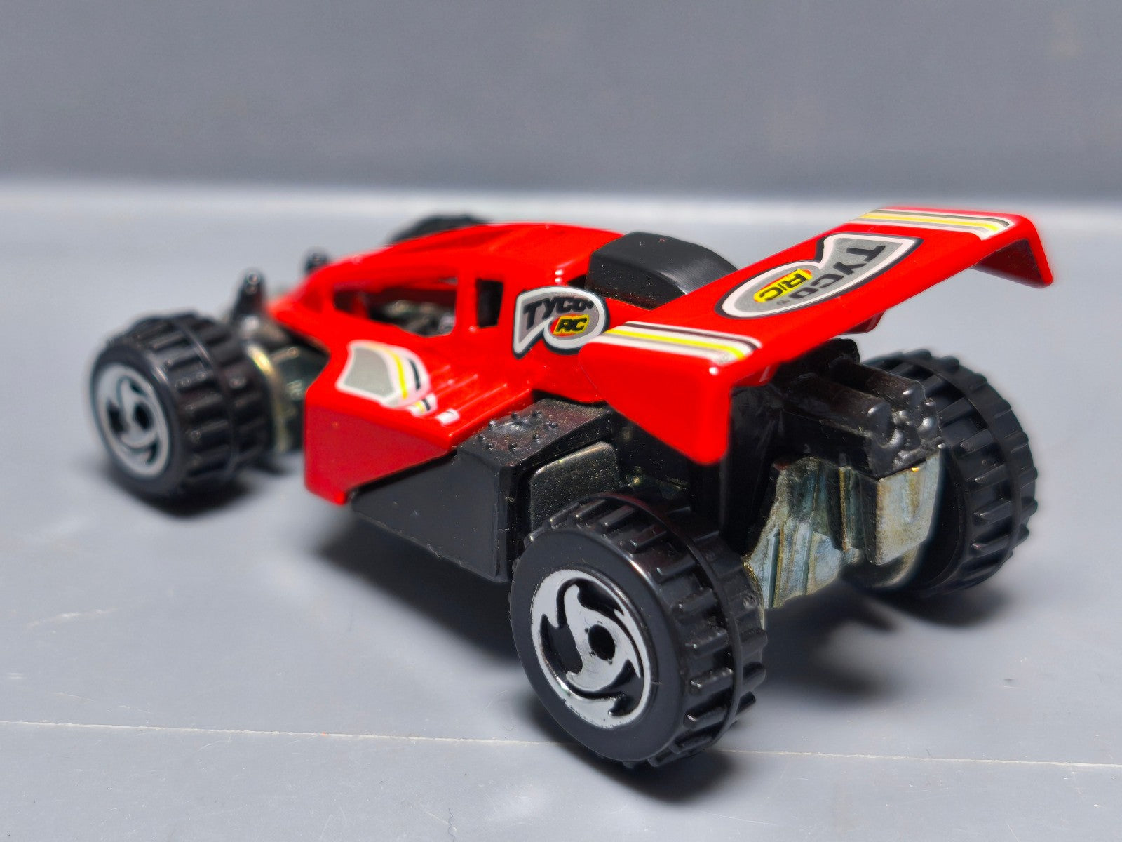 Hot Wheels  Shock factor 1999 timeless toys  (A11)