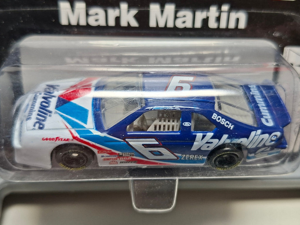 Revell 1/64 1996 Racing team Roush racing  Ford Thunderbird Mark Martin   (NG15)