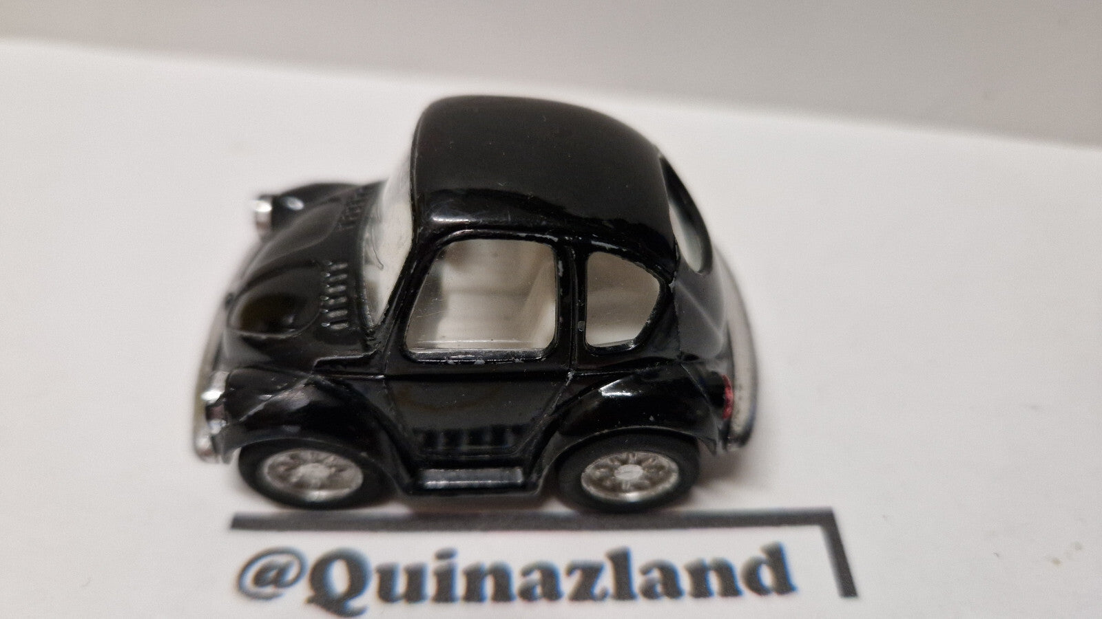 Kintoy Beetle 6 X 3,5 X 3 cm  (A24)