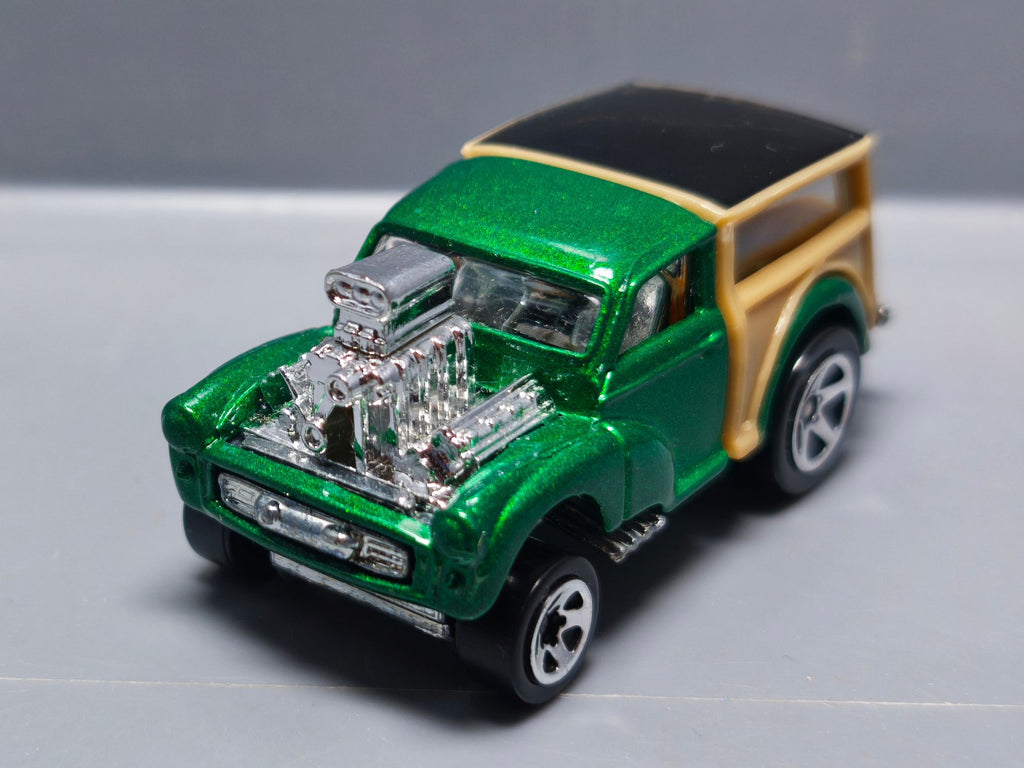 Hot Wheels Morris wagon 2002-182 (A21)