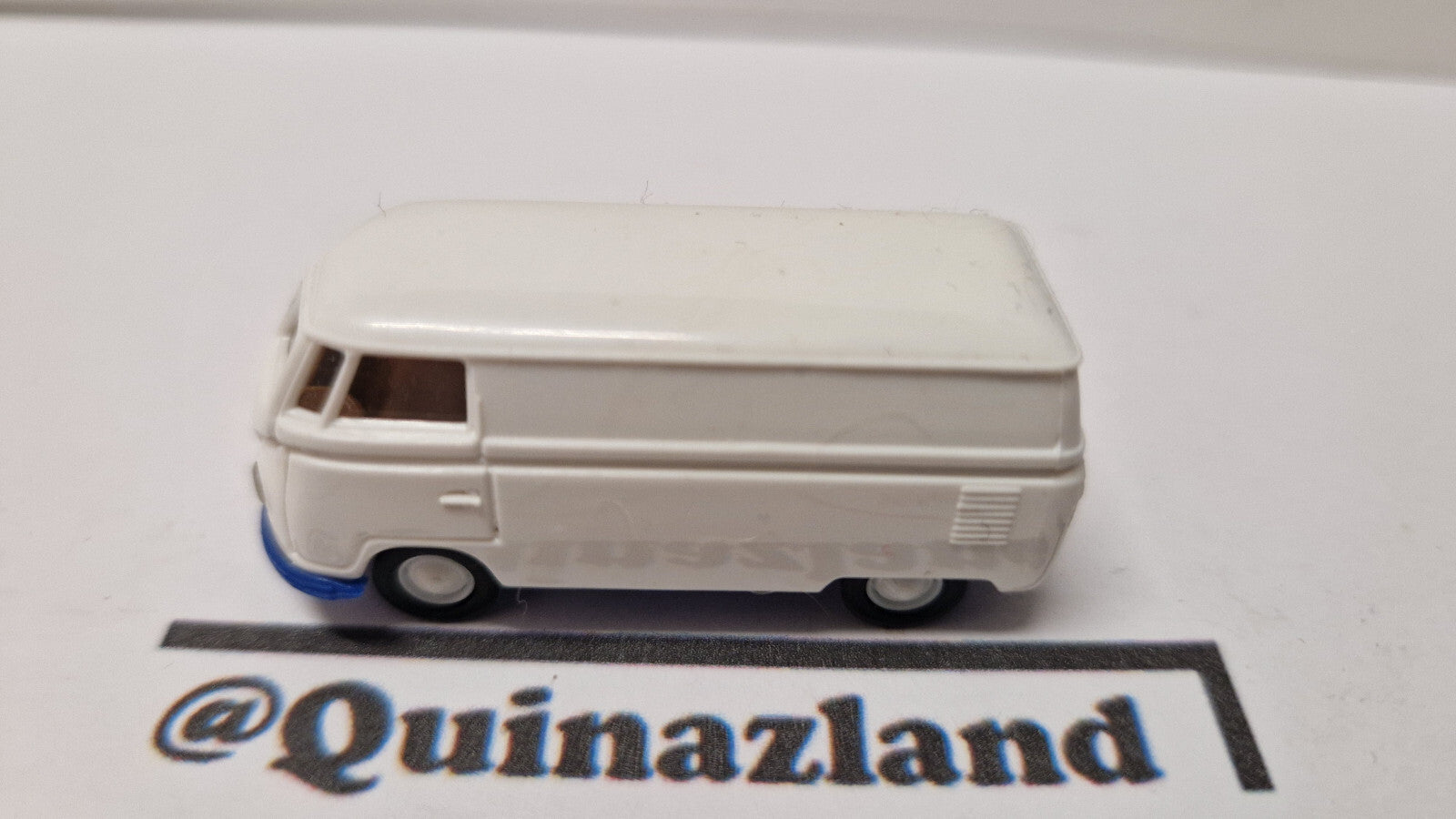 Brekina 1/87 Volkswagen T1 burgerbrau  (A06)