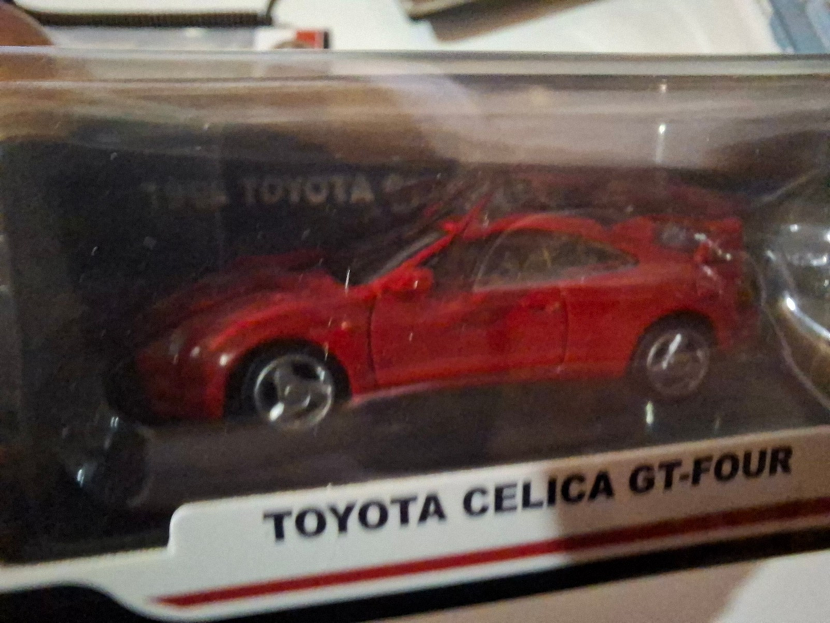BM Creation 1/64 Toyota Celica GT Four rouge (CP01)