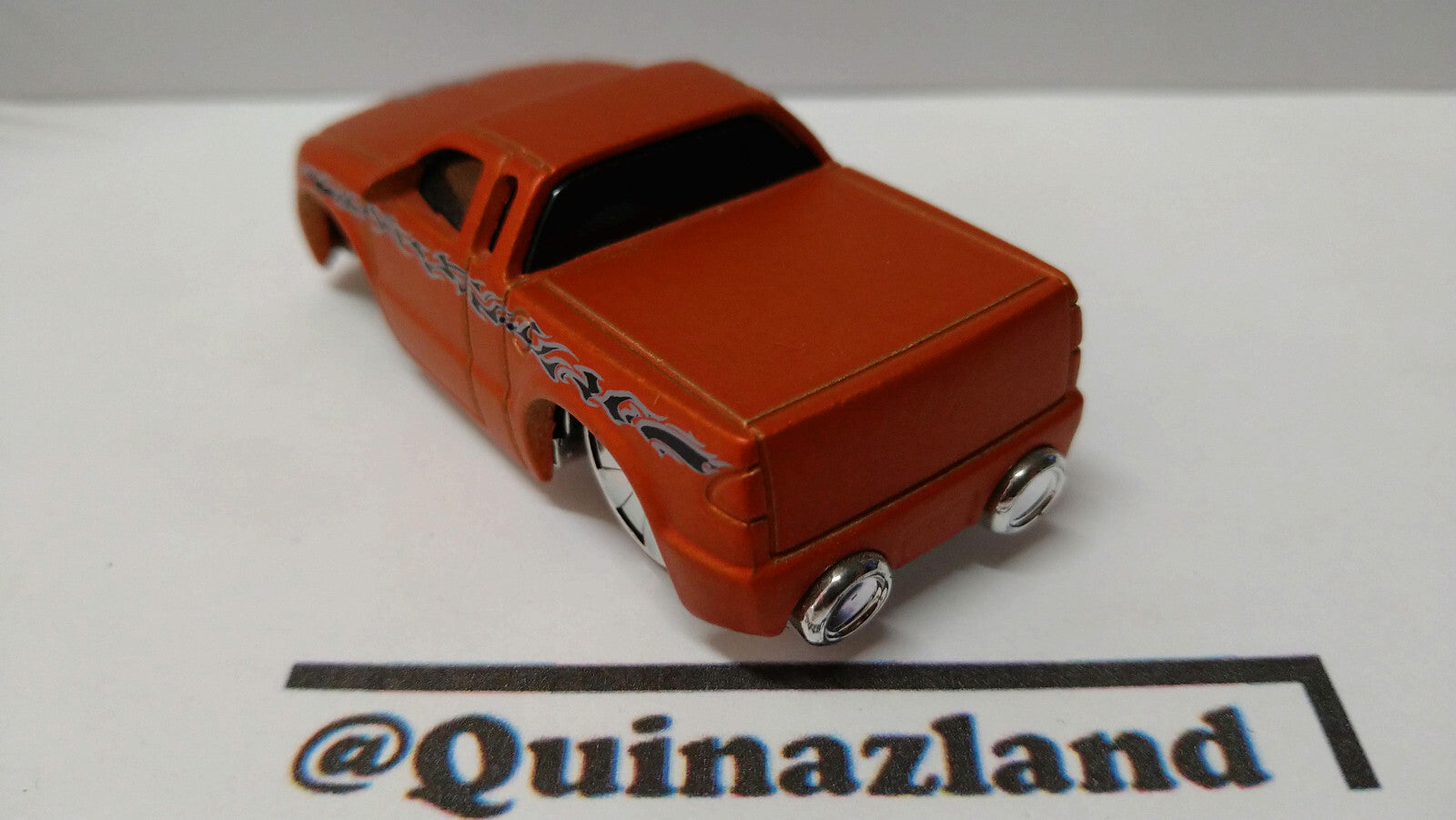 Hot Wheels Chevy s-10 2005-120  (A37)
