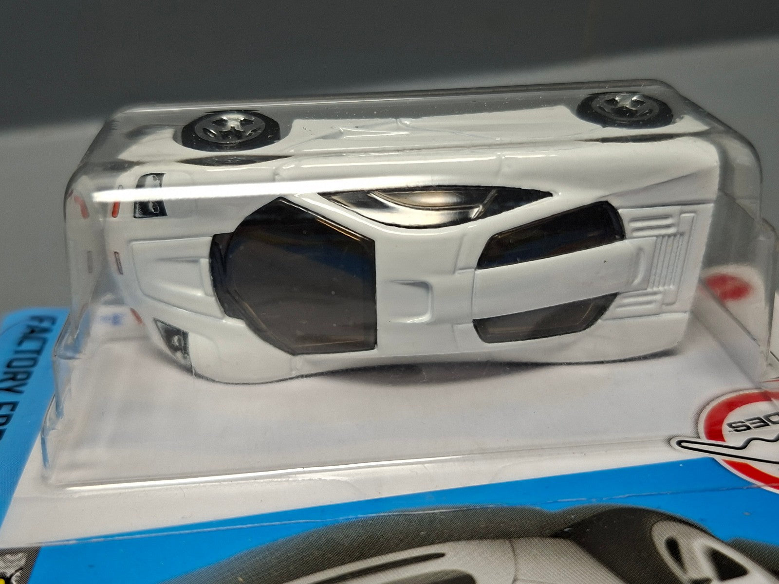 Hot Wheels  exclusive Best buy McLaren F1  2022-107   (NP09)