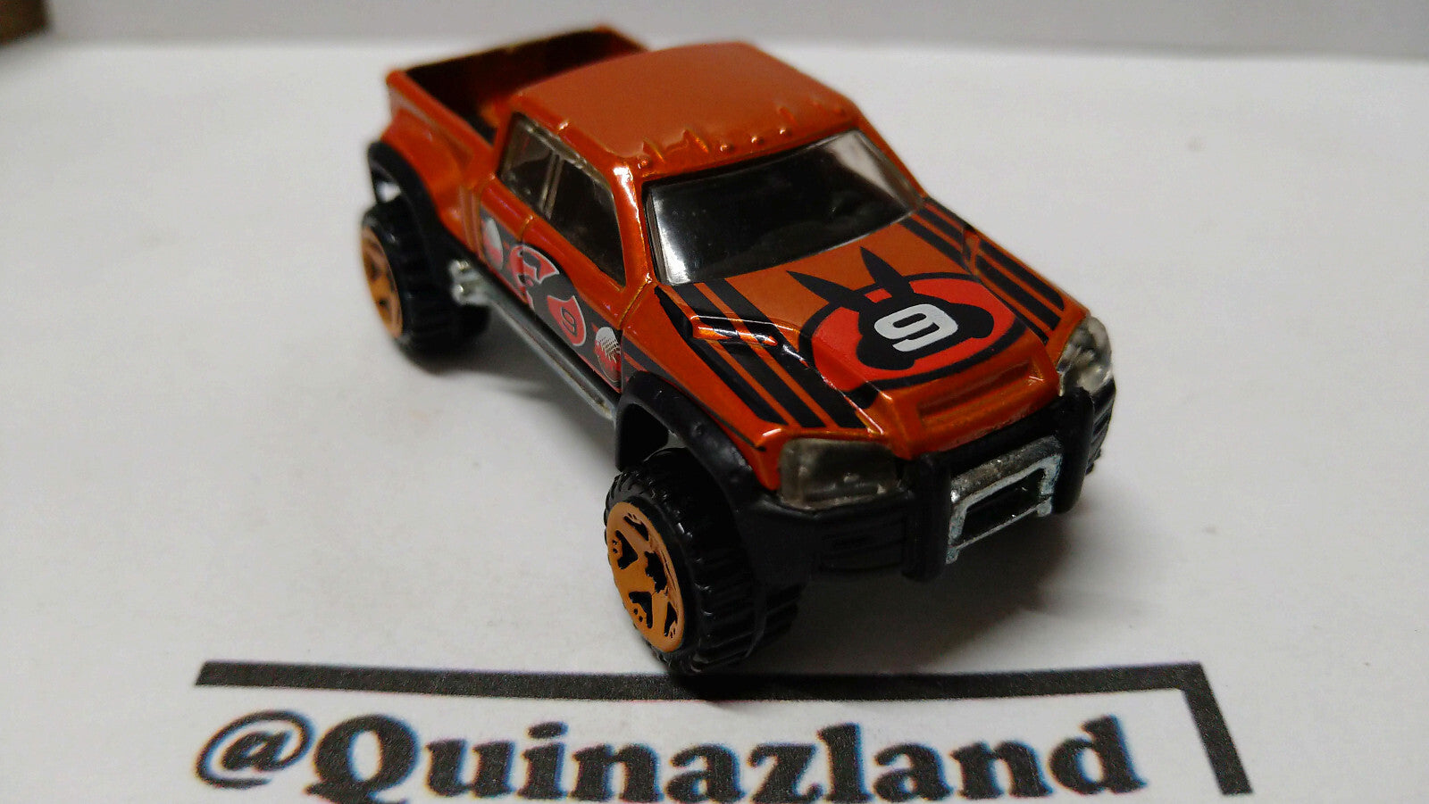 Hot Wheels 2007 easter egg-clusive Mega duty    (A25)