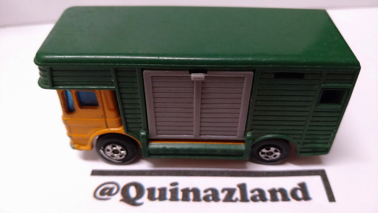 Matchbox AEC ergomatic horse box (A13)