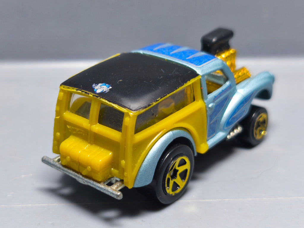 Hot Wheels Holiday Hot Rods Morris Wagon  (A04)