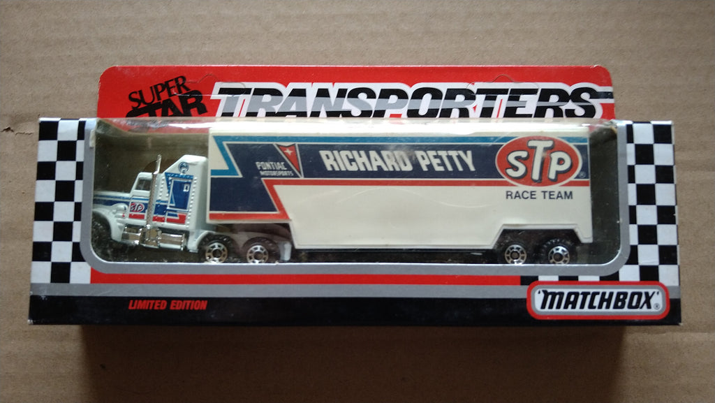 Matchbox Super star transporters STP Richard Petty  (C12)
