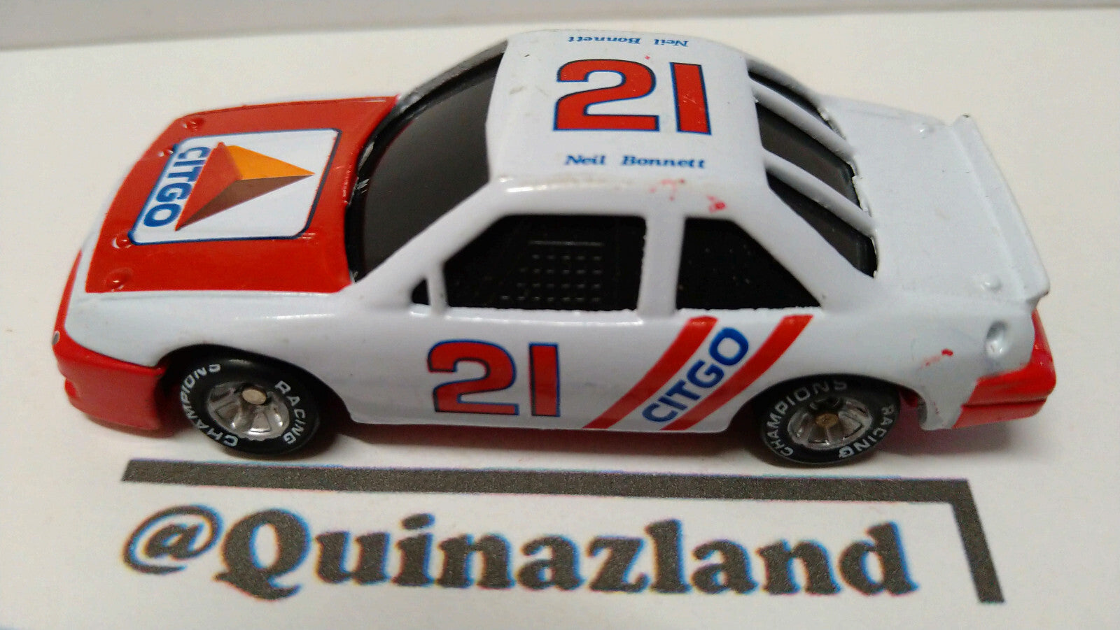 Racing champions Stock car  Ford thunderbird Neil bonnett (A10)
