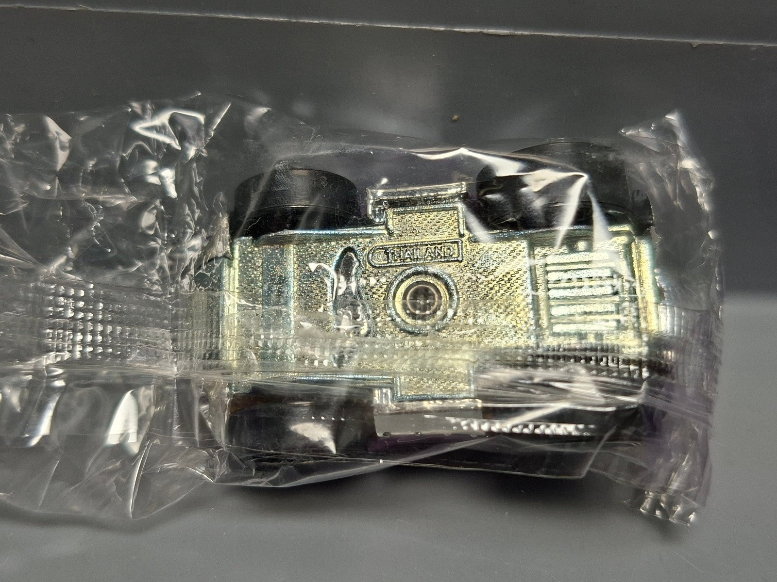 Hot Wheels 2008 egg hunt easter speedsters Rocket box  (NG34)