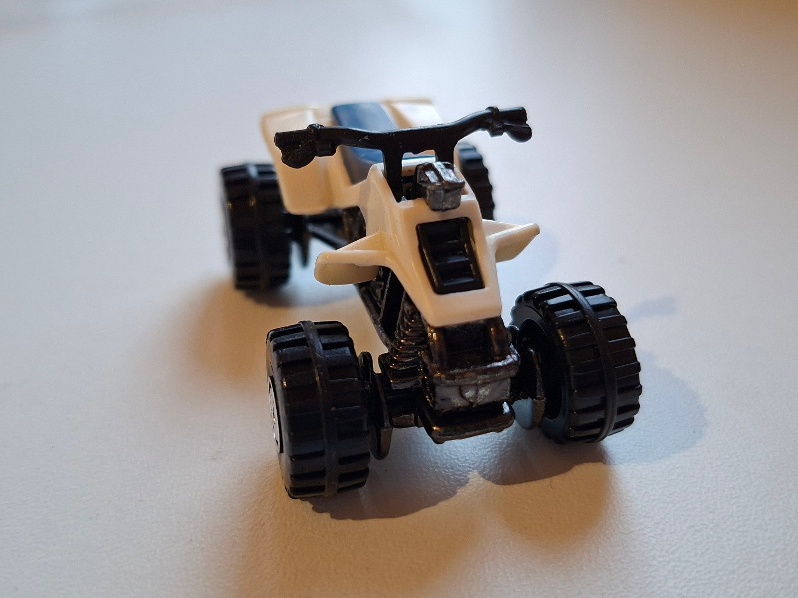 Hot Wheels Suzuki quadracer 1991-129   (A08)