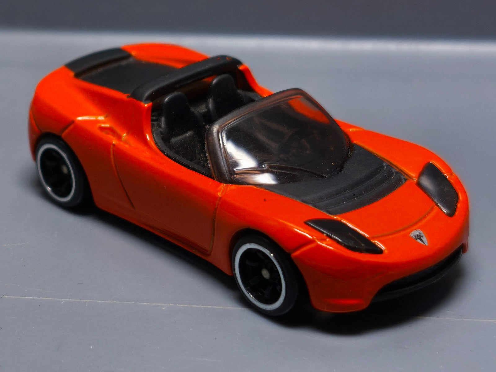 Hot Wheels Tesla roadster sport 2010 speed machines      (A25)