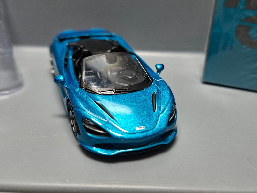 Mini GT McLaren 750S Spider Belize Blue n° 812 (CP20)