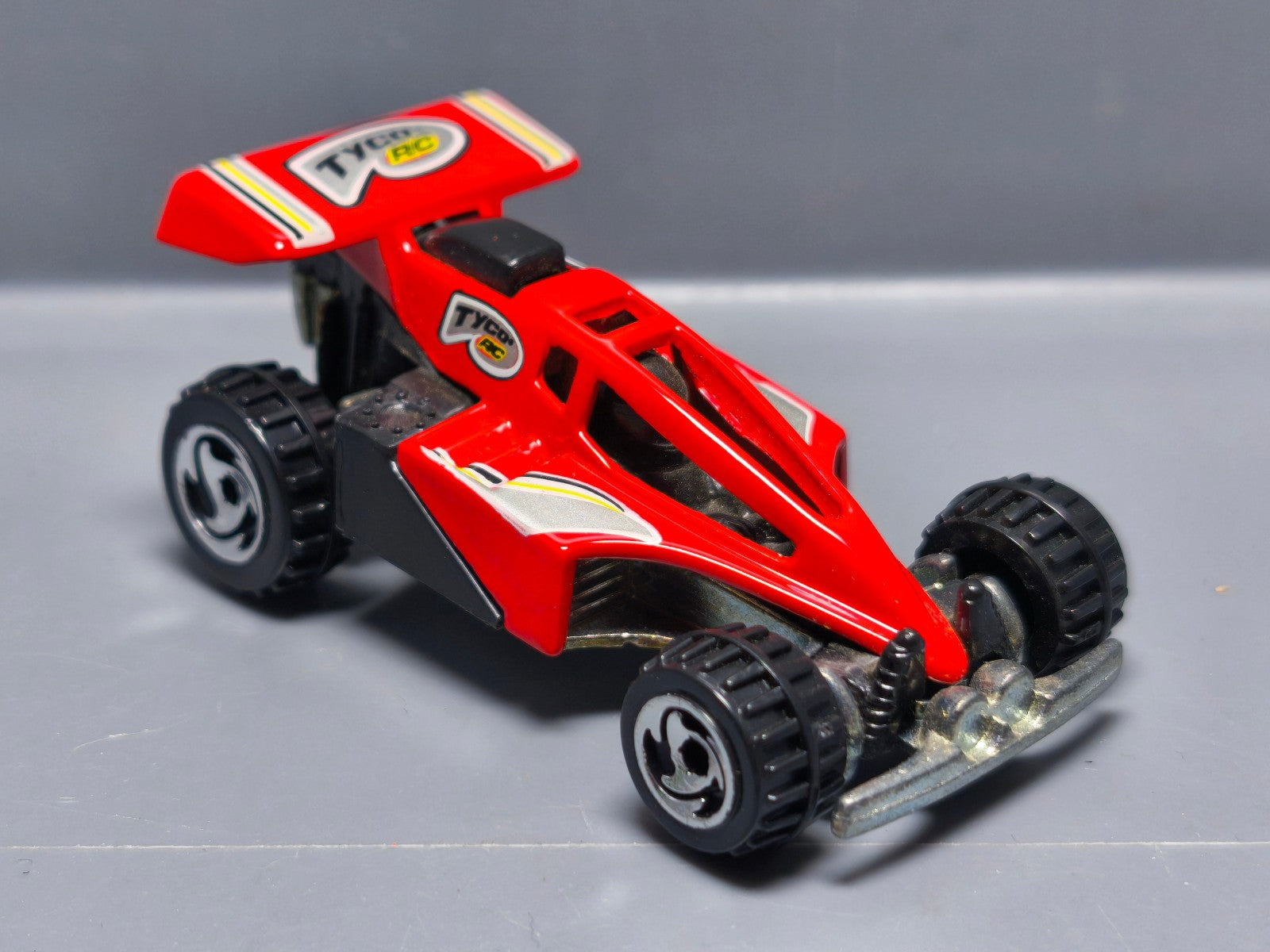 Hot Wheels  Shock factor 1999 timeless toys  (A11)