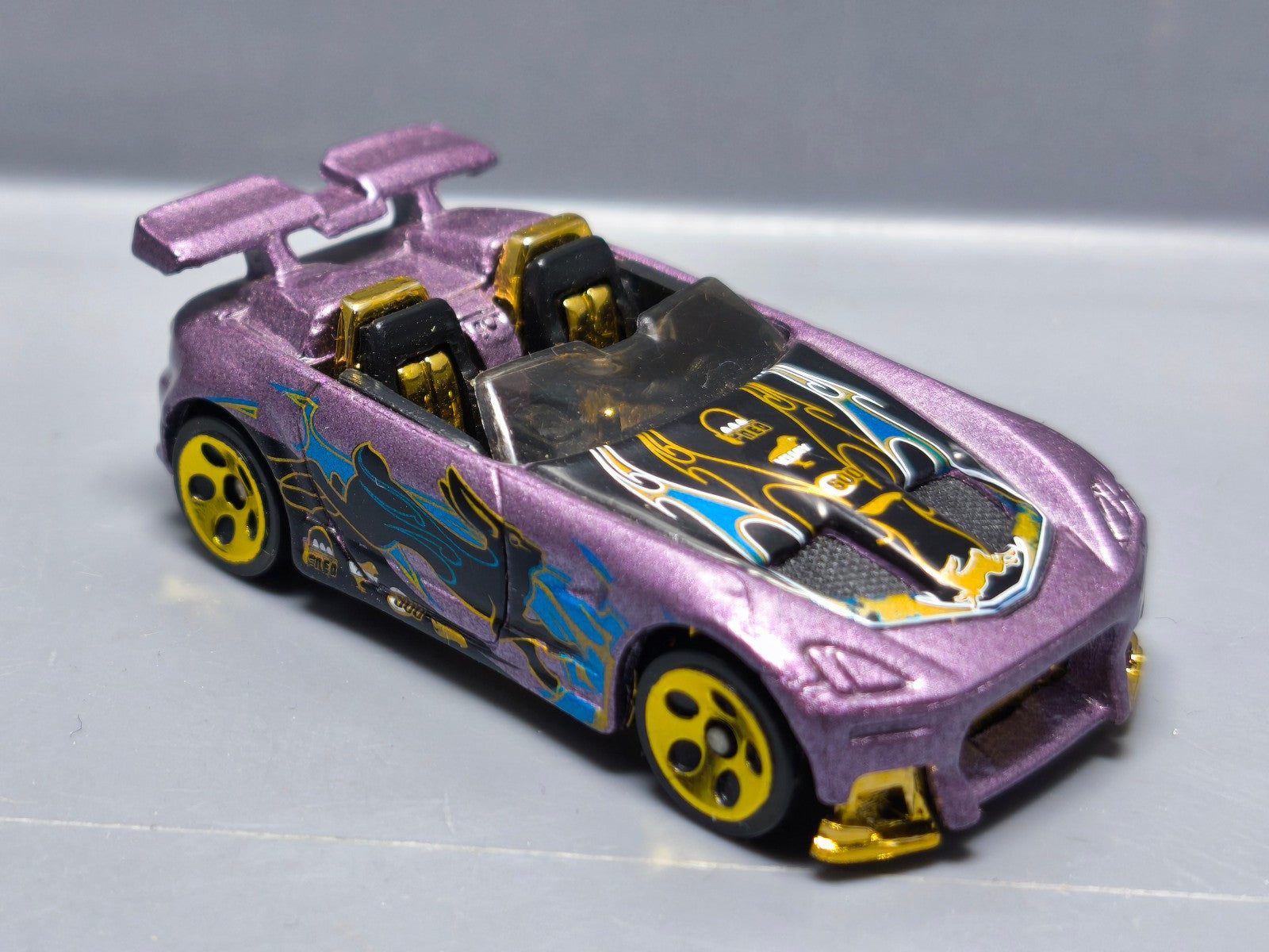 Hot Wheels Tantrum  Easter Egg-Clusive (A04)