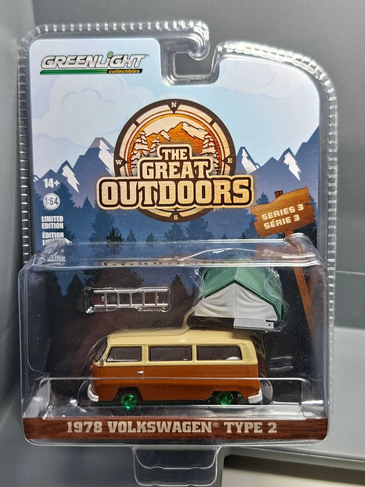 Greenlight The Great Outdoors Series 3 1978 Volkswagen Type 2 (T2B) Chase (NG76)